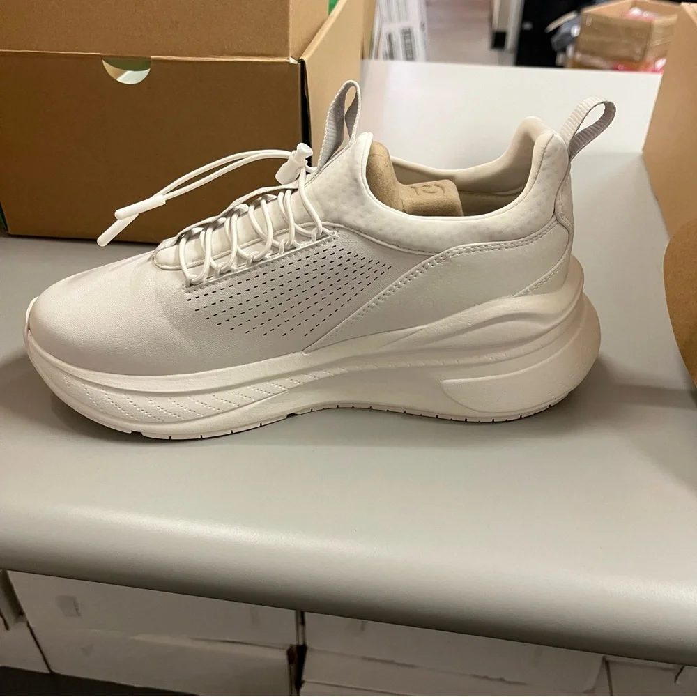 NIB Women's Clove Forte White Sneakers - Picture 3 of 9